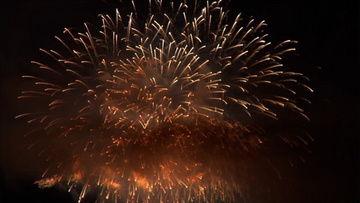 搞笑烟花爆竹视频,搞笑视频里的欢乐火花瞬间