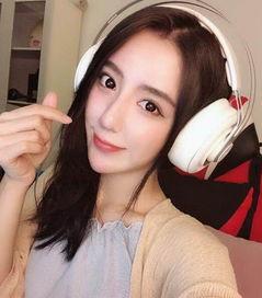 黄膳女主播视频迅雷,火辣直播背后的故事